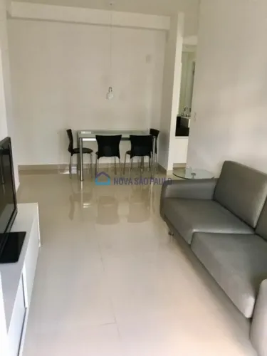 LOCAÇÃO. Campo Belo. Apartamento com 46m², 1 quarto. 1 vaga