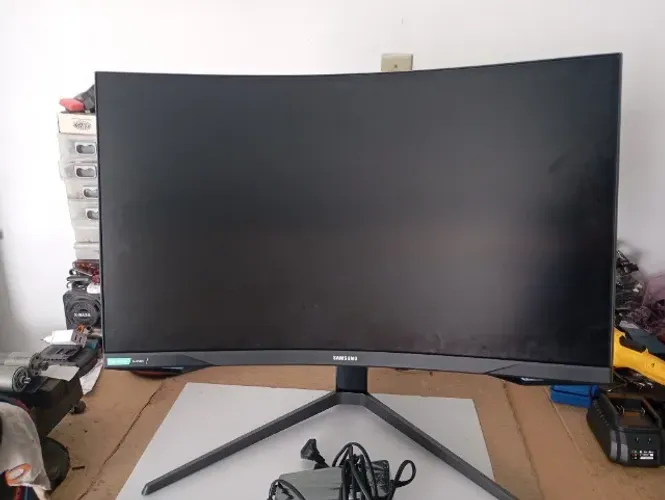 Monitor sem vídeo, Samsung Odissey G7 com fonte 22v/45A .