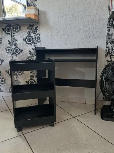 Mesa de manicure com auxiliar