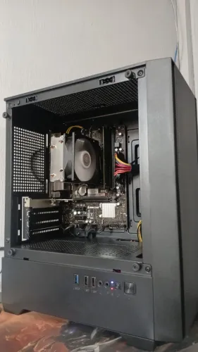 CPU core i3 8100 8gb ddr4 ssd 500gb fonte 500w aceito cartão