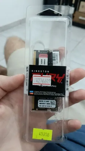 Memória RAM Kingston Fury DDR5 5600MT/s 16GB CL40 (Nova)