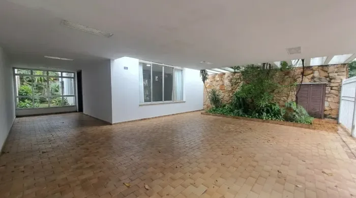 Residencial ou comercial em excelente localização.