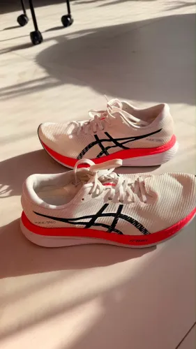 Tenis Asics Magic Speed 3