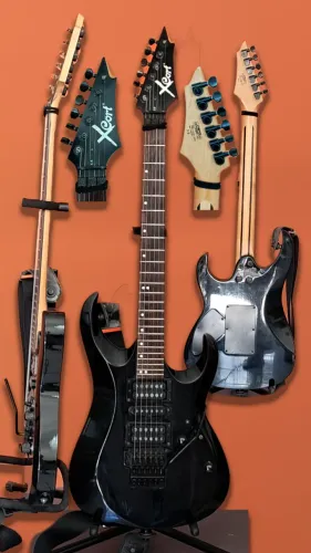 Guitarra Cort X-6 Superstrato com Floyd Rose HSH X6 Ibanez
