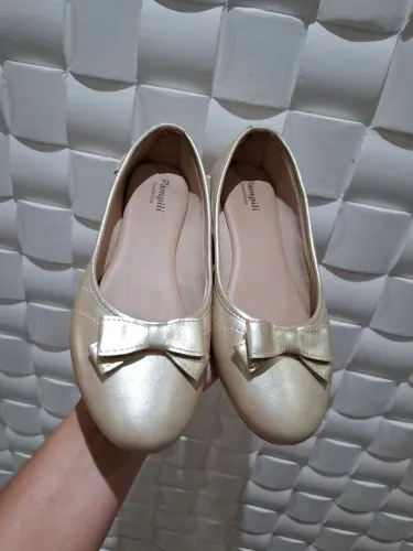 Sapatilha dourada