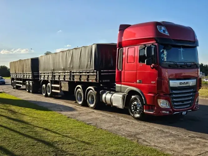 DAF XF 530 6x4 Bug Leve Mola Ano 25 baixo km + Rodotrem Graneleiro Randon Ano 2018 c/pneu