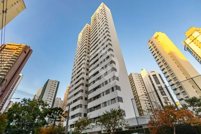 Locação de Apartamentos / Padrão na cidade de Curitiba