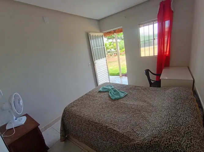CASA ou SUÍTE aluga-se confortável em Iraquara 7Km do çentro