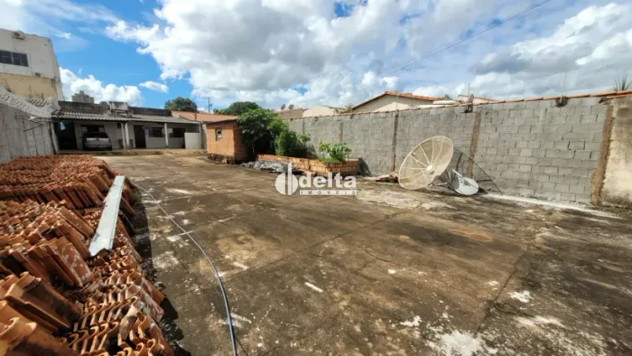 Terreno disponível para venda no bairro Tibery em Uberlândia-MG