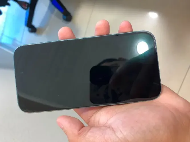 Iphone 16 IMPECAVEL, SEM MARCAS DE USO