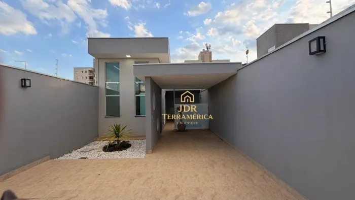 Casa com piscina à venda no Parque Universitário em Americana | 3 dormitórios | 1 suíte |