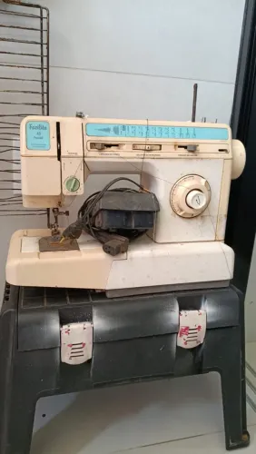 VENDO MÁQUINA DE COSTURA SINGER FACILITA 49