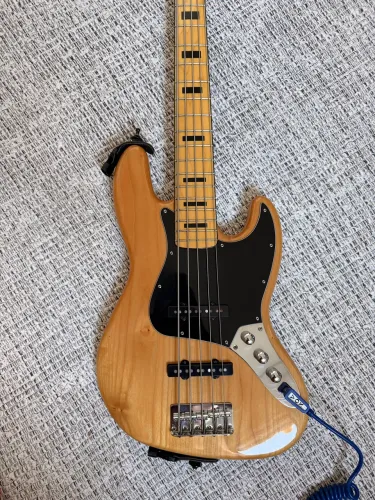 Fender Squier Classic Vibe 70s 5 cordas Indonésia 