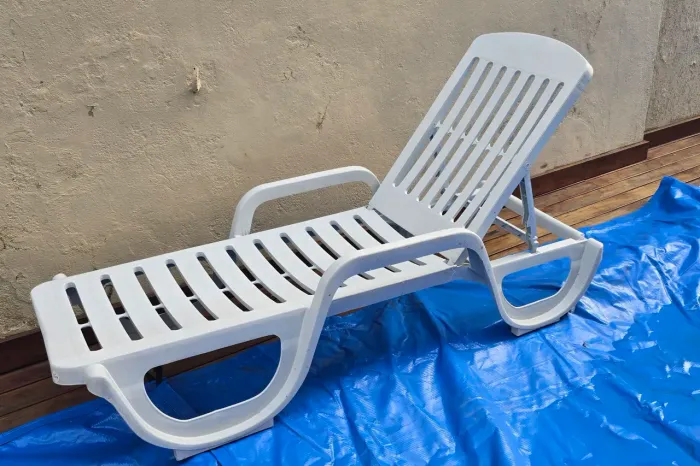 Cadeira espreguiçadeira para piscina seminova