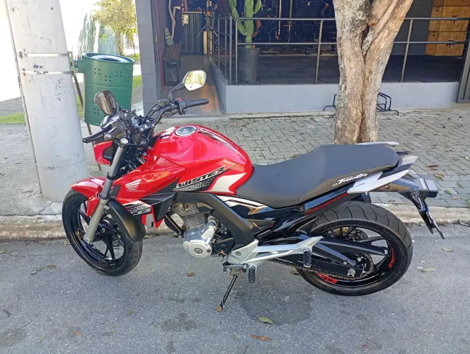 Moto toda rivisada .bateria zerada