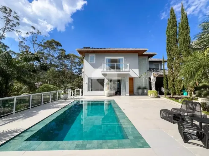 Casa em condomínio para venda com 4 quartos, 662m² - Mosela - Petrópolis/RJ