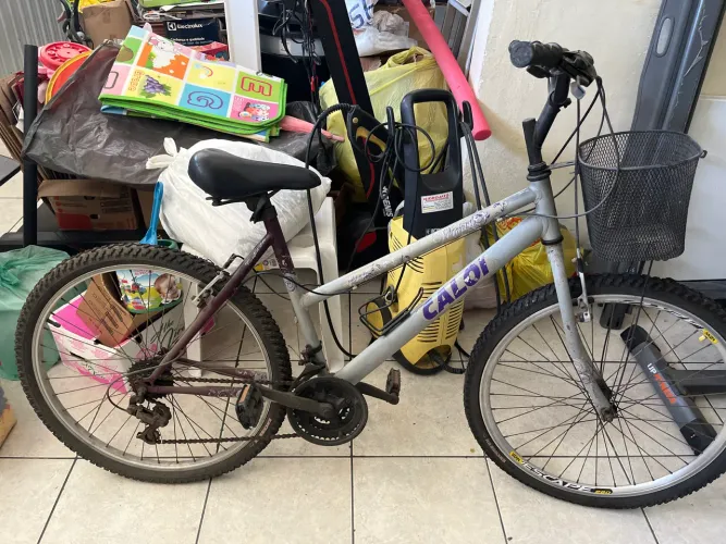 Bike Caloi aro 26 com marcha pneus novos revisada