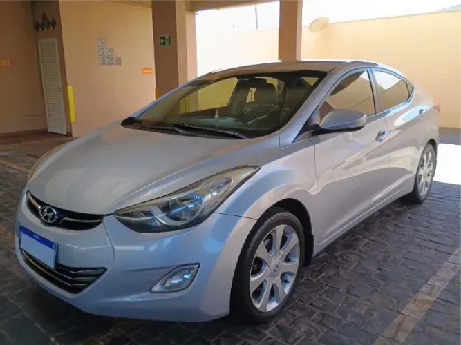 Hyundai Elantra GLS 1.8 16V Aut. 2013
