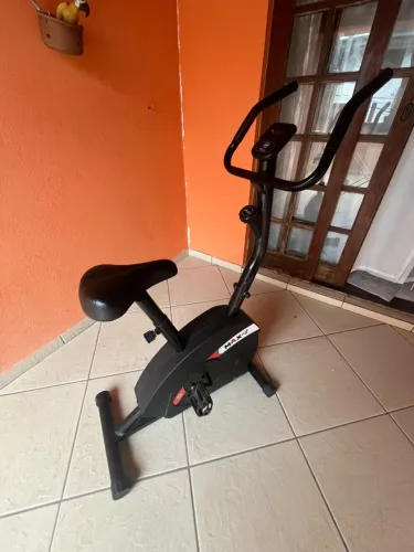 Bicicleta Ergométrica Dream Fitness Max V Magnética Vertical Preta - Seminova