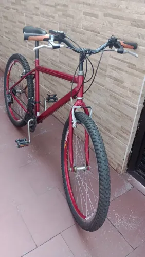Bicicleta aro 26 com marcha