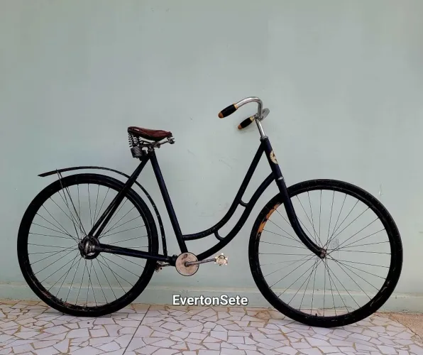 Bicicleta antiga Columbia Cardãn Ano 1899 Aros Madeira