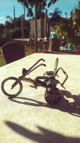Motos miniaturas - arte em aço