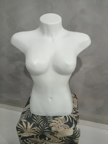 Manequim completo perna e busto feminino 