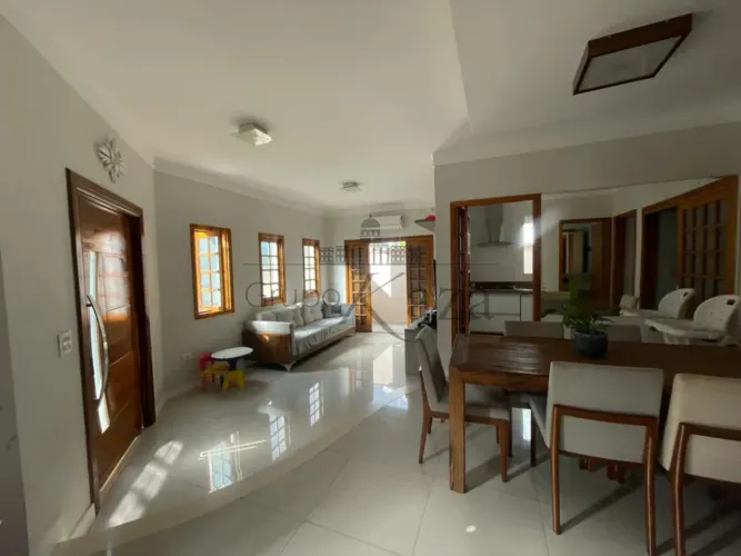 Oportunidade - Casa em Condomínio - Villa Branca - Residencial Villa Branca I - 3 Dormitór