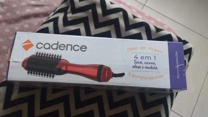 Escova Modeladora 4 funções novíssima na Caixa