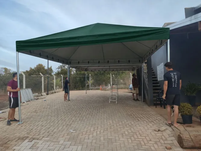 Vendo tenda piramidal 5X5