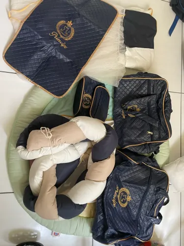 Kit bolsa maternidade, mosquiteiro, trocador e minhocão de berço