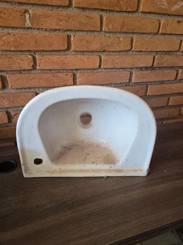 Pias de Banheiro em Louça Branca - Com e Sem Coluna - Ótimo Custo-Benefício