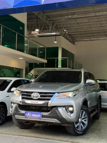 Toyota Hilux SW4 SRX 4X4 2.8 TDI 16V Dies. Aut. 2019