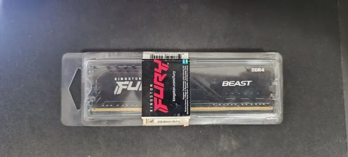 Memória RAM Kingston Fury 8GB DDR4-3200 CL 16 288-Pin UDIMM