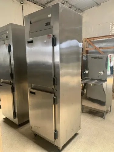 GELADEIRA COMERCIAL