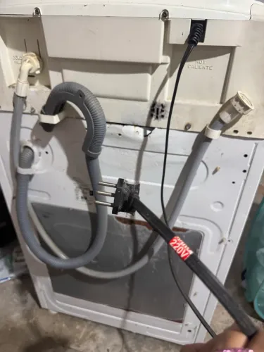 Máquina de lavar 10kilos funcionando normalmente electrolux