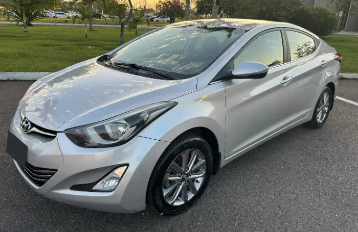 Hyundai Elantra GLS 2.0 16V Flex Aut. 2015