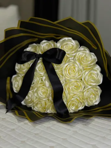 Buquê rosas cetim