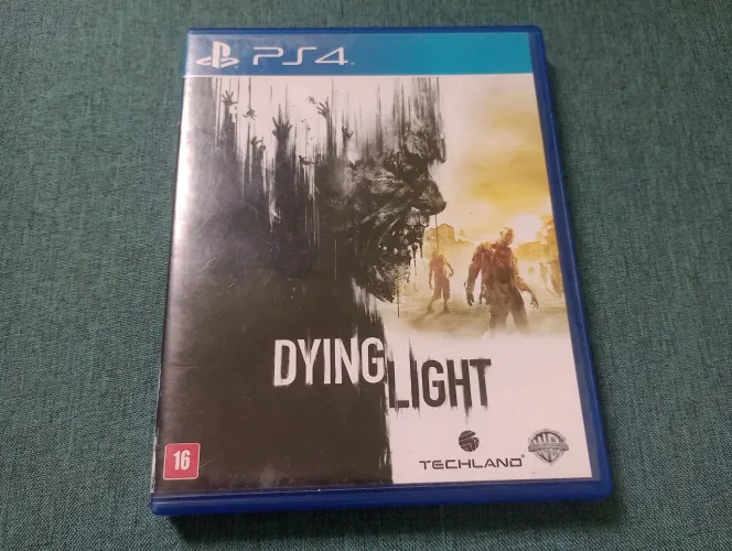 Jogo Físico para PS4 - Diyng Light 