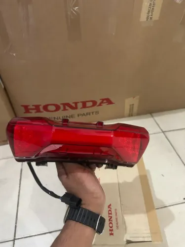 VENDO LANTERNA ADV 150 e 160
