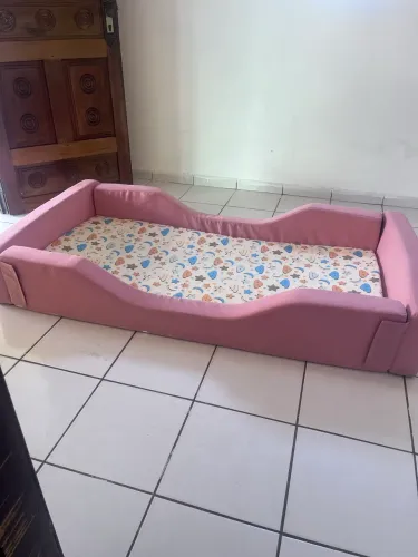 Cama infantil montessoriana
