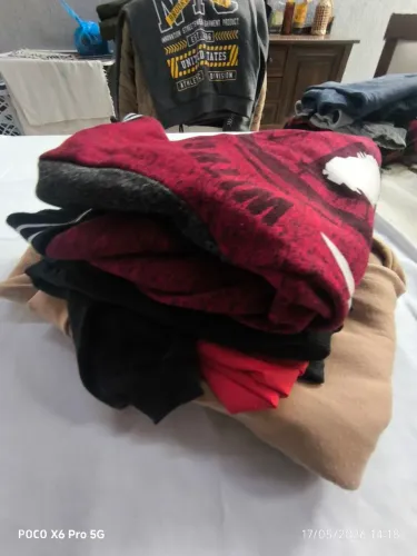 Lote de blusa de frio infantil.