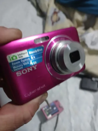 Sony Cyber-shot 12.1 e uma olympus 14.0