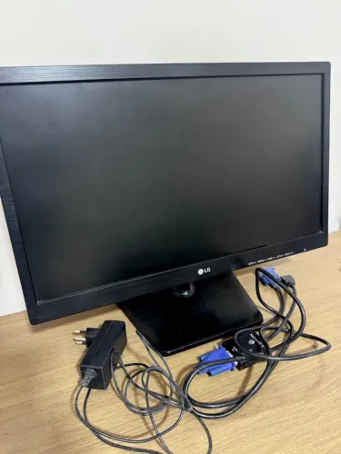 Monitor LG 19,5, modelo Flatron 20M37AA-B
