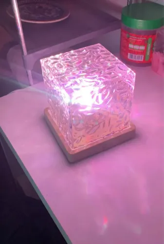 Luminária/Projetor em forma de Gelo multicores