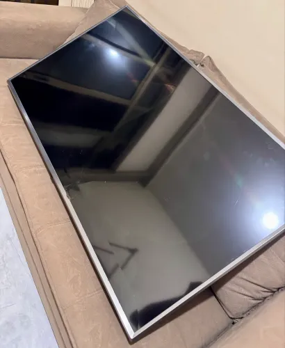 TV LG 50 Polegadas com Tela Quebrada - Funcionando - Para Peças