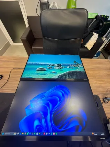 Monitores Samsung de 24 polegadas e 27 polegadas