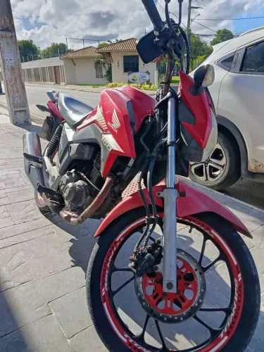 Vendo Titan 160 (atrasada)