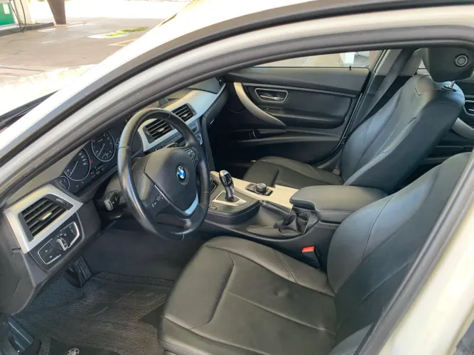 BMW 320I A 2.0 Turbo/activeflex 16V 184cv 4P 2014