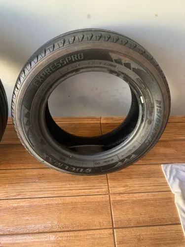 Pneu Delmax 215/65 R16